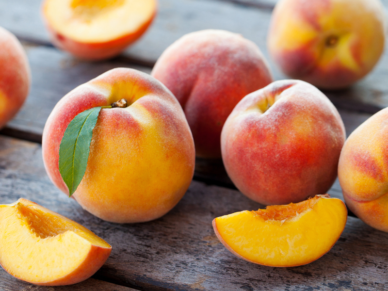 Le Pesche: Un Frutto Estivo Versatile e Nutriente